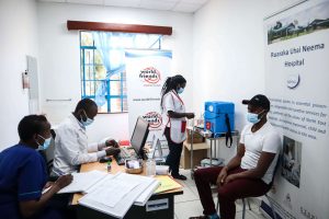 vaccino covid kenya 10